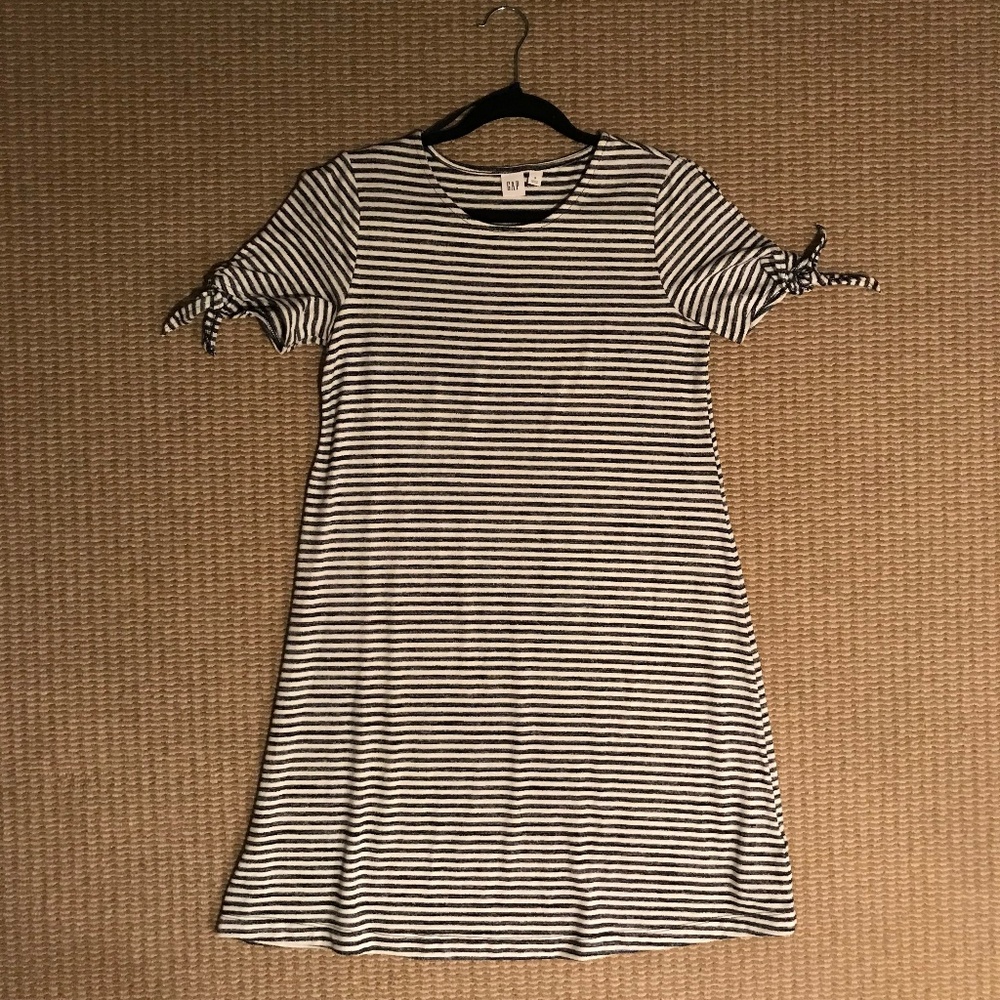 GAP Striped Stretchy Cotton Tie Sleeve Dress
